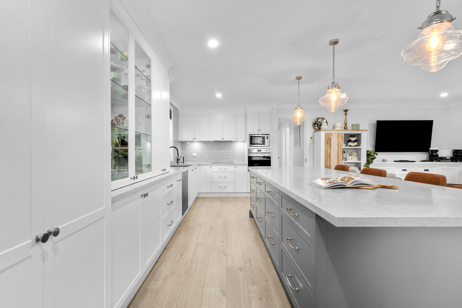 2/27 Bellevue Road REGENTVILLE 7