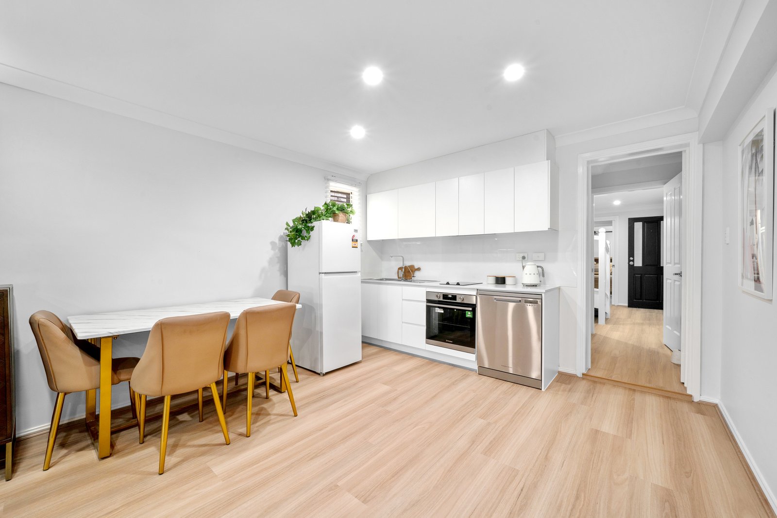 2/27 Bellevue Road REGENTVILLE 12