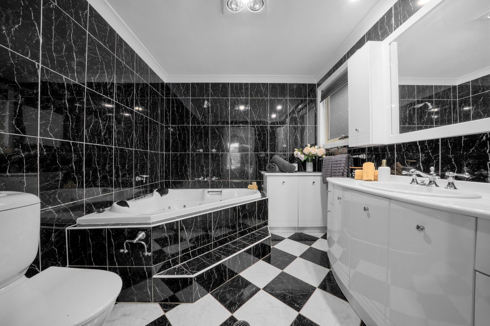 2/27 Bellevue Road REGENTVILLE 17