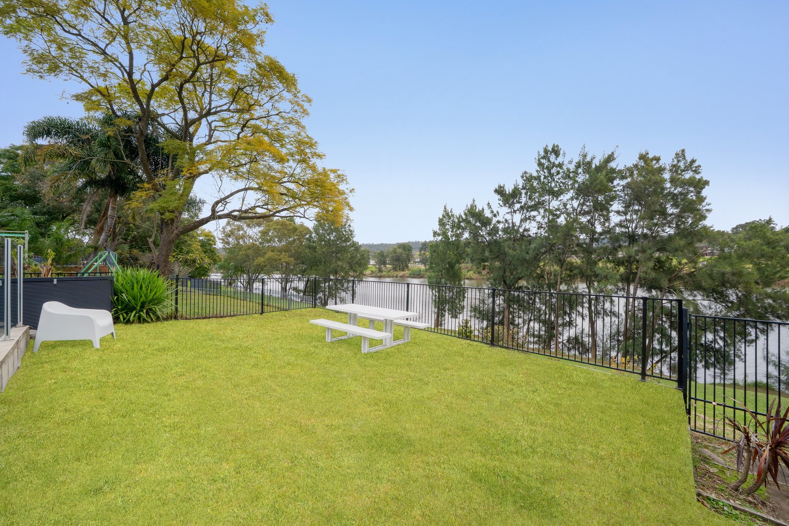 2/27 Bellevue Road REGENTVILLE 27