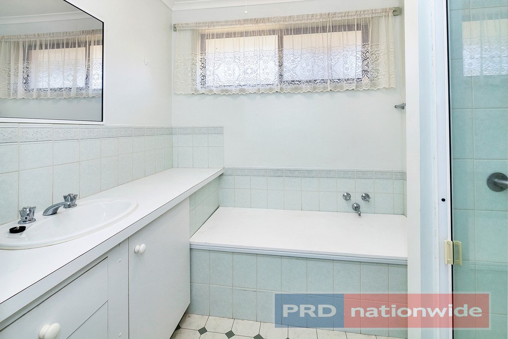 2/27 Clunes Road CRESWICK 8