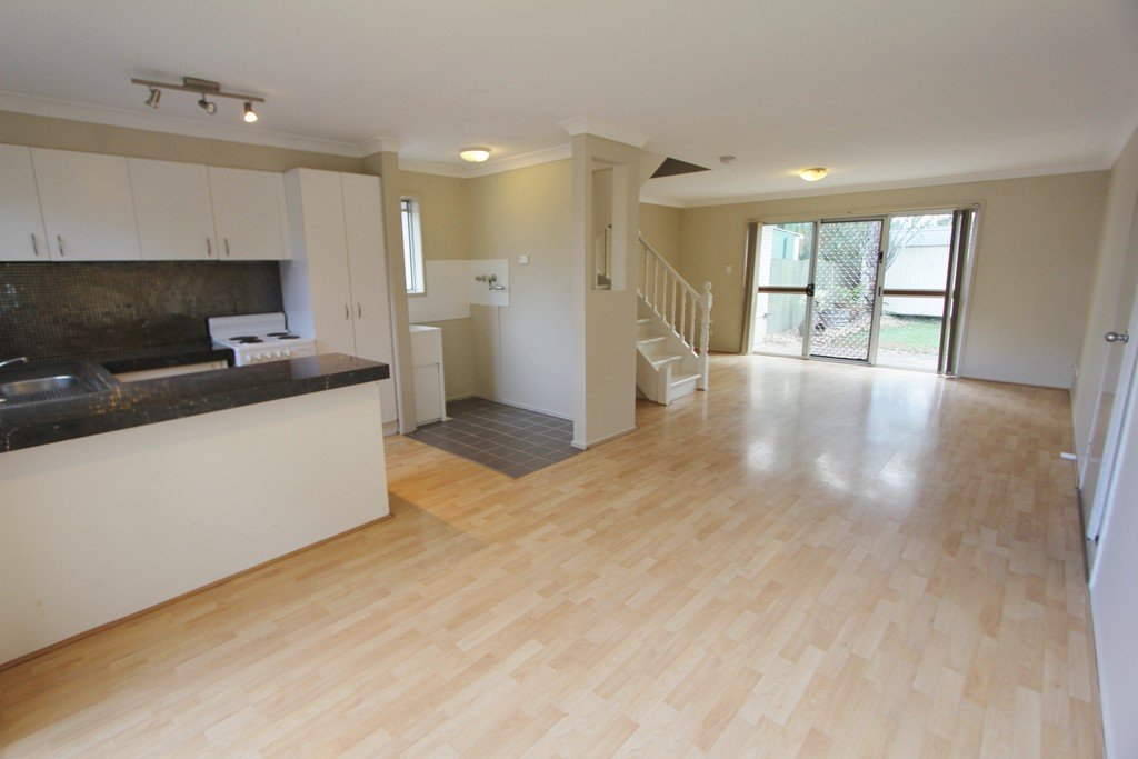2/27 Corunna Crescent ASHMORE 2