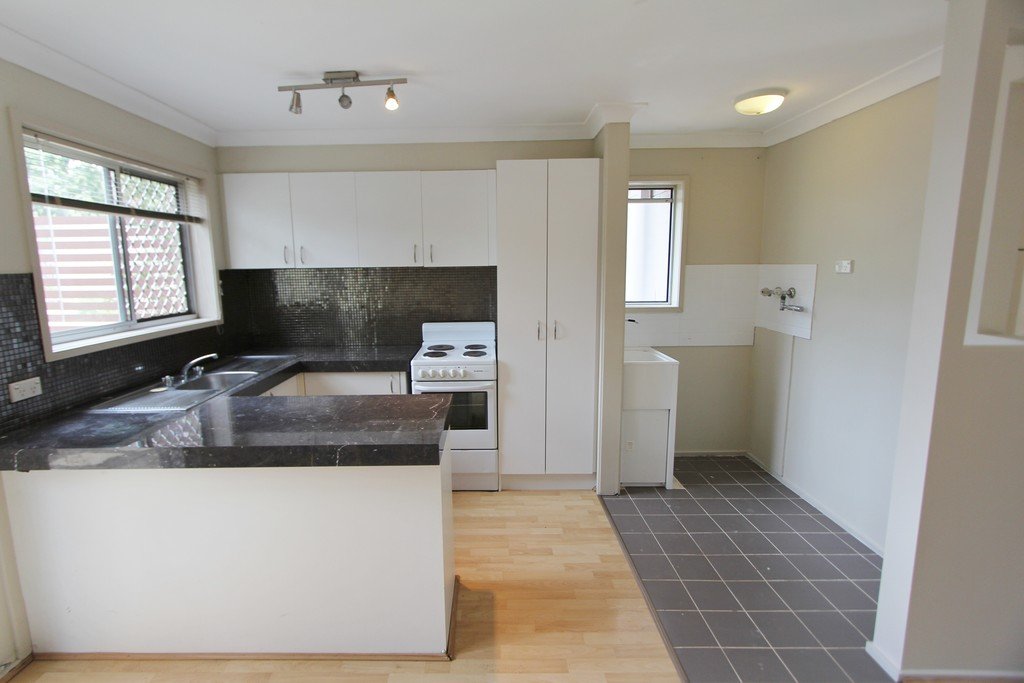 2/27 Corunna Crescent ASHMORE 4