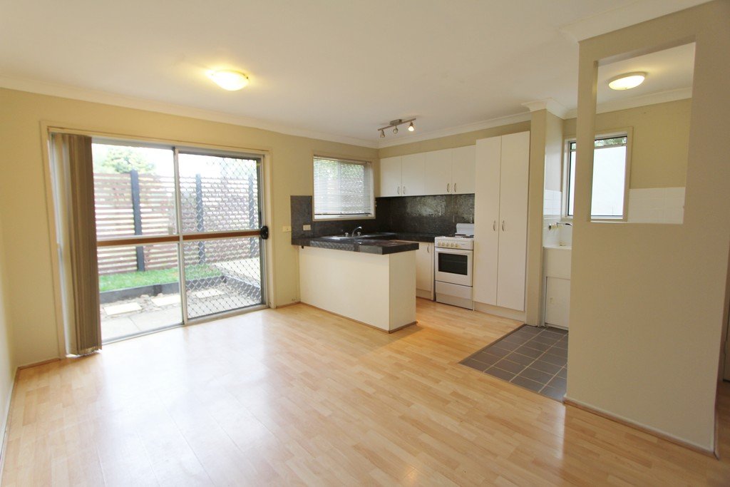 2/27 Corunna Crescent ASHMORE 6
