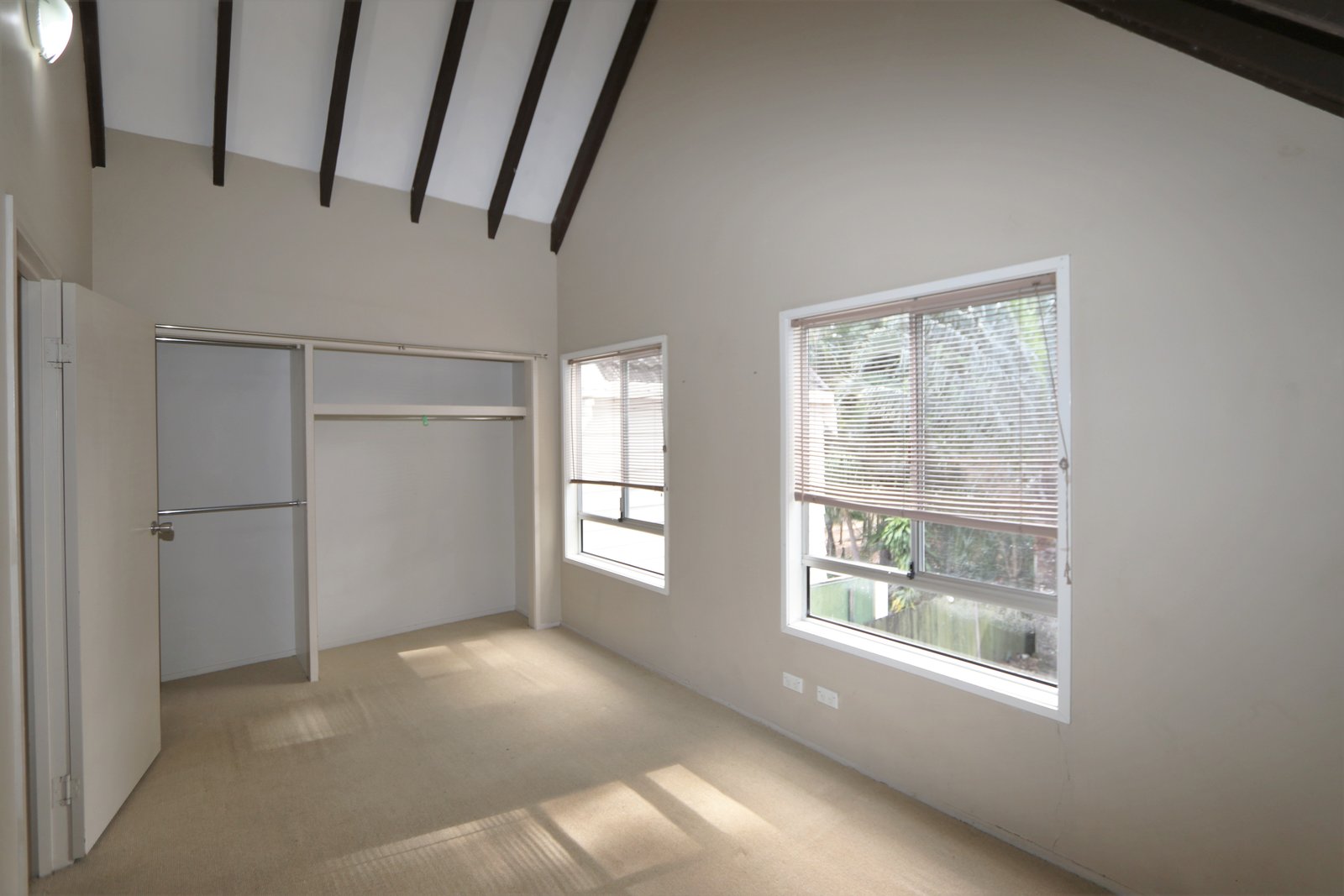 2/27 Corunna Crescent ASHMORE 8