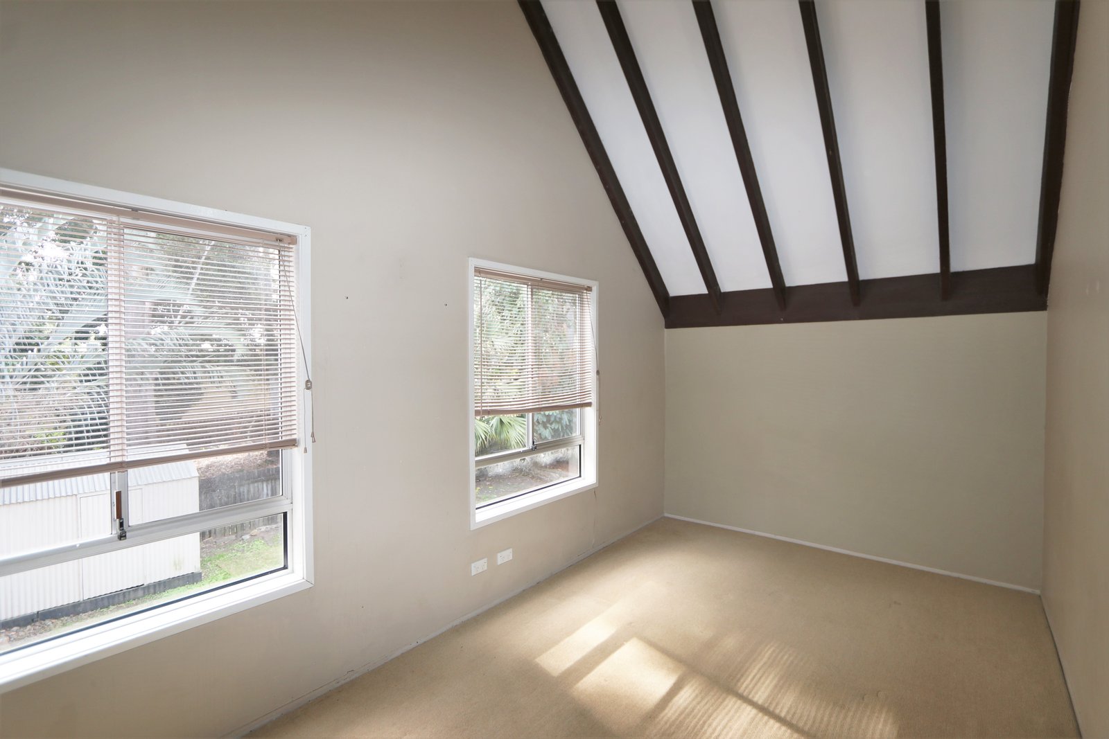 2/27 Corunna Crescent ASHMORE 9
