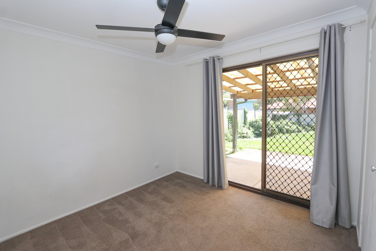 227 Cotlew Street ASHMORE 9