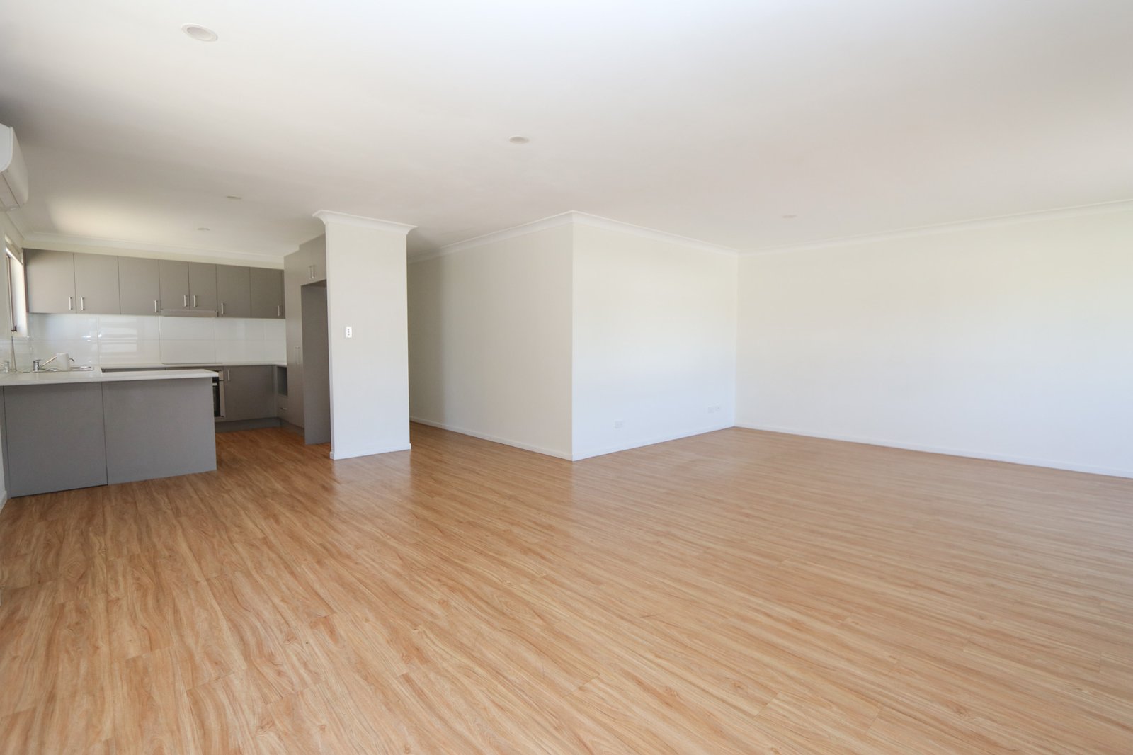 227 Cotlew Street ASHMORE 1