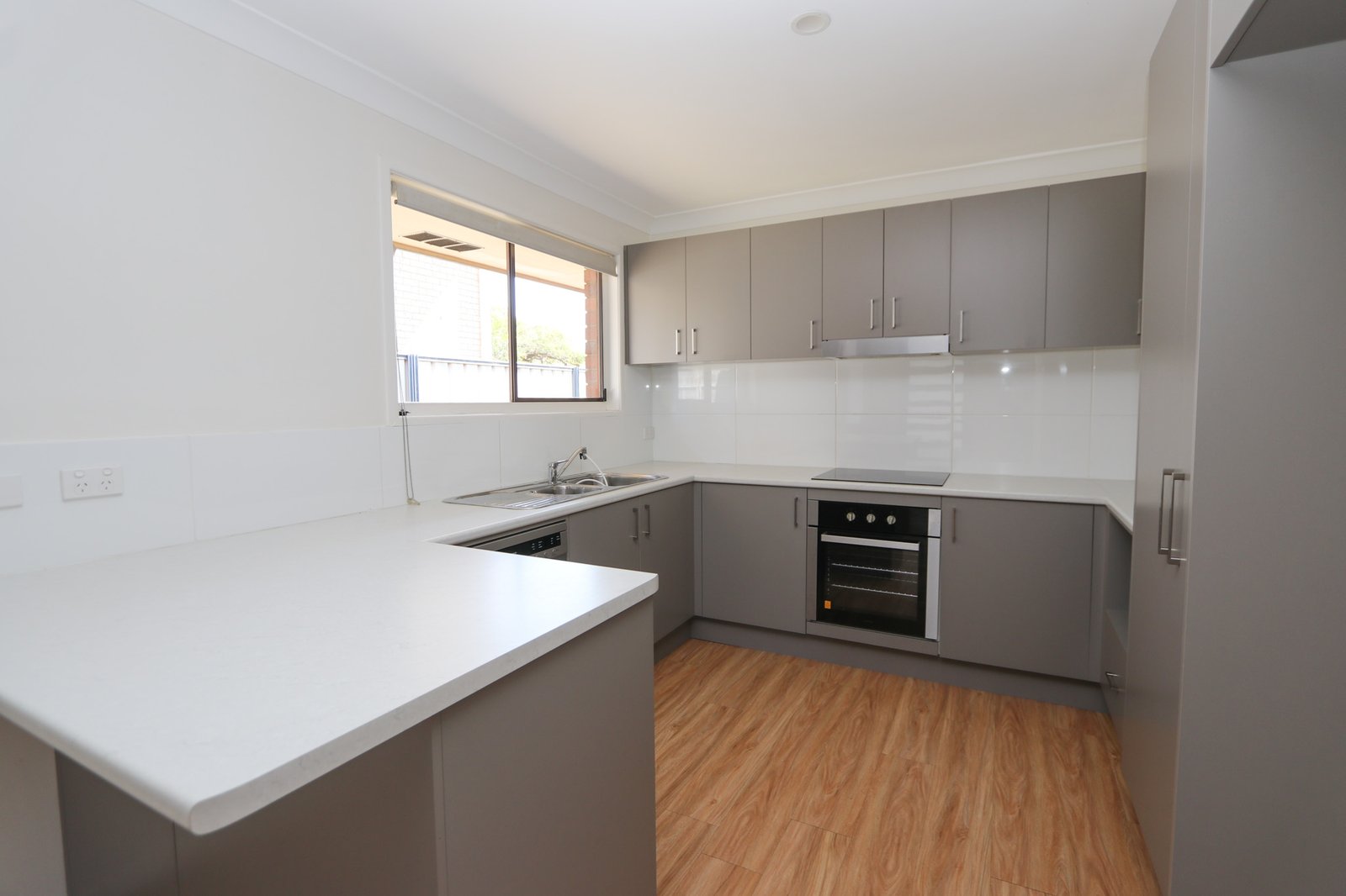 227 Cotlew Street ASHMORE 5