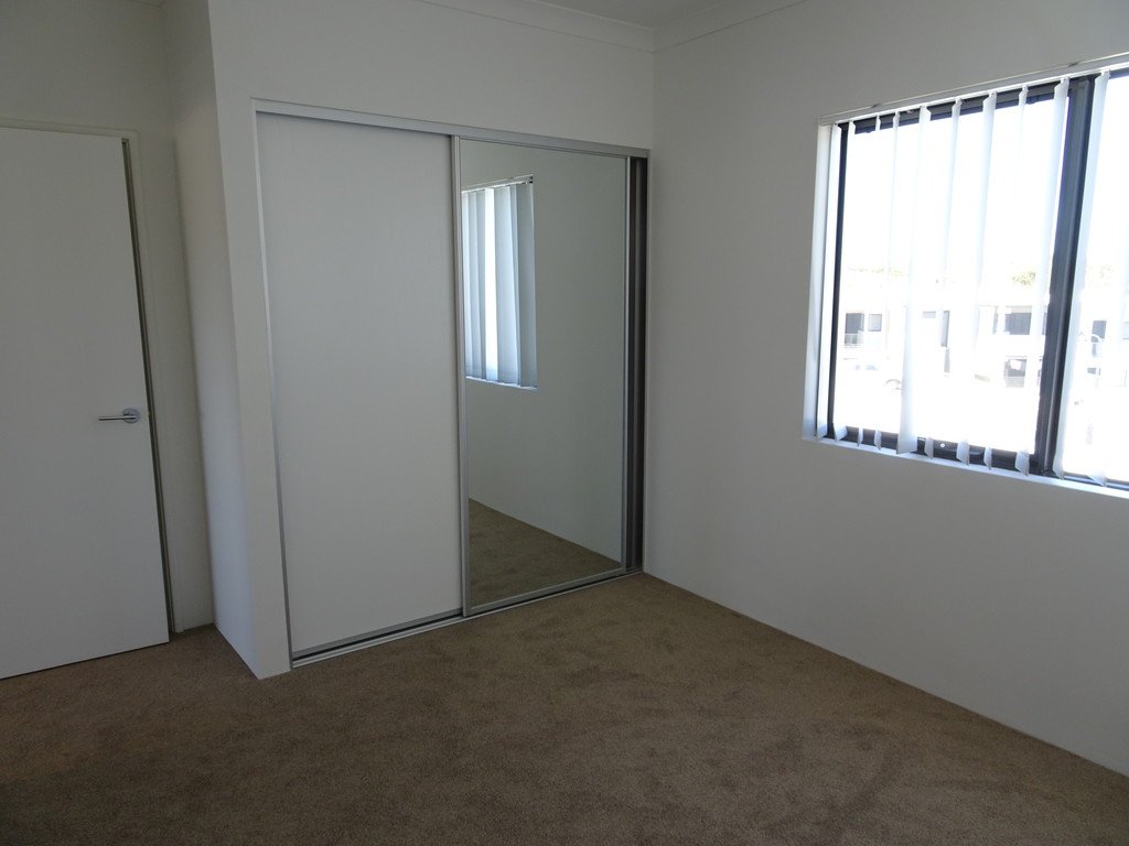 22/7 Durnin Ave  BEELIAR 8