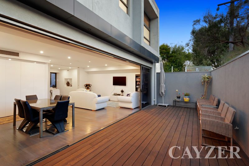 Gallery: 227 Esplanade West