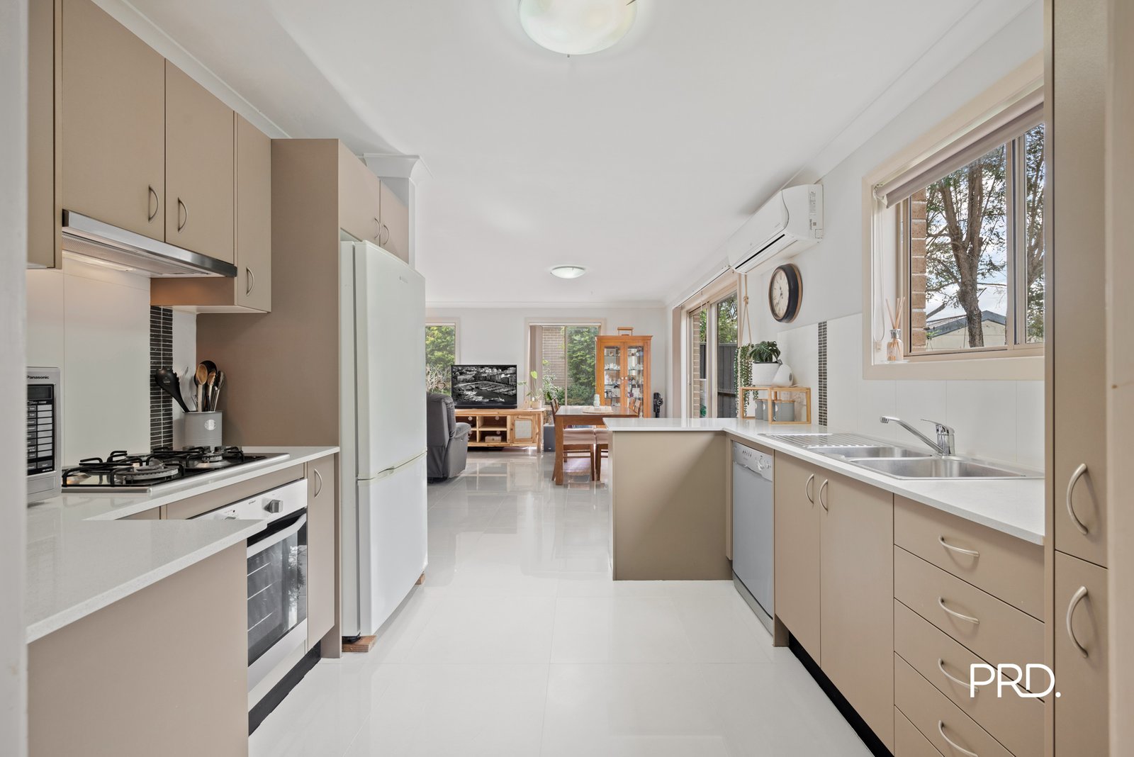 2/27 Eton Road CAMBRIDGE PARK 3