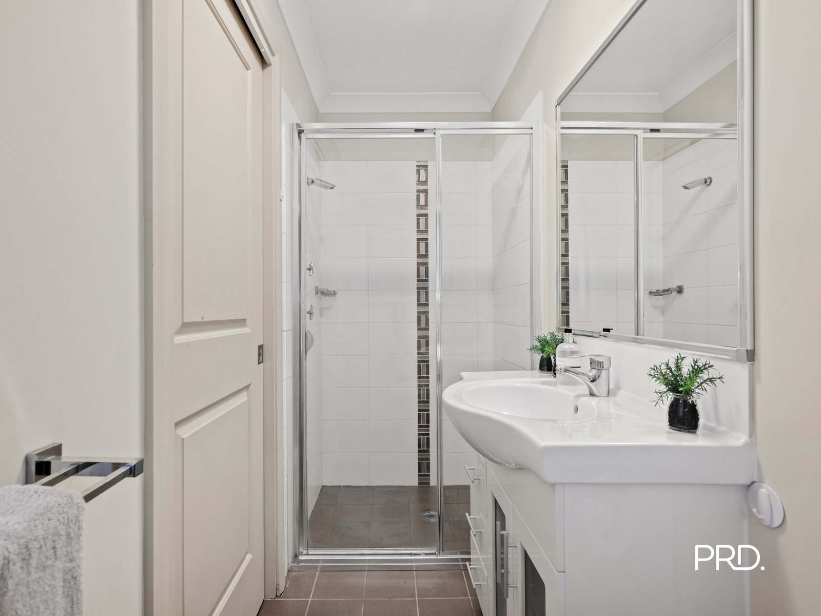 2/27 Eton Road CAMBRIDGE PARK 8