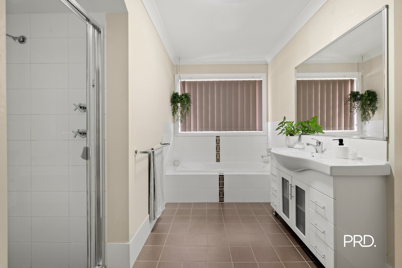 2/27 Eton Road CAMBRIDGE PARK 11