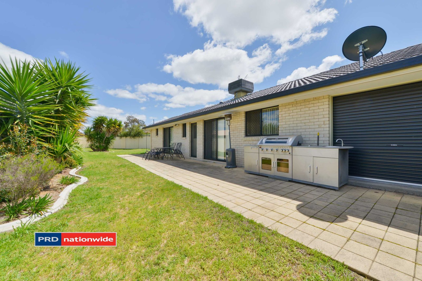 2/27 Karwin Street TAMWORTH 3