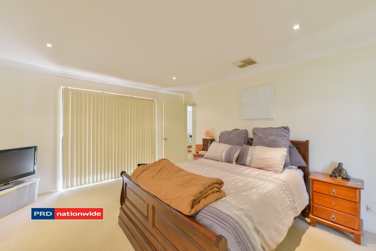 2/27 Karwin Street TAMWORTH 7