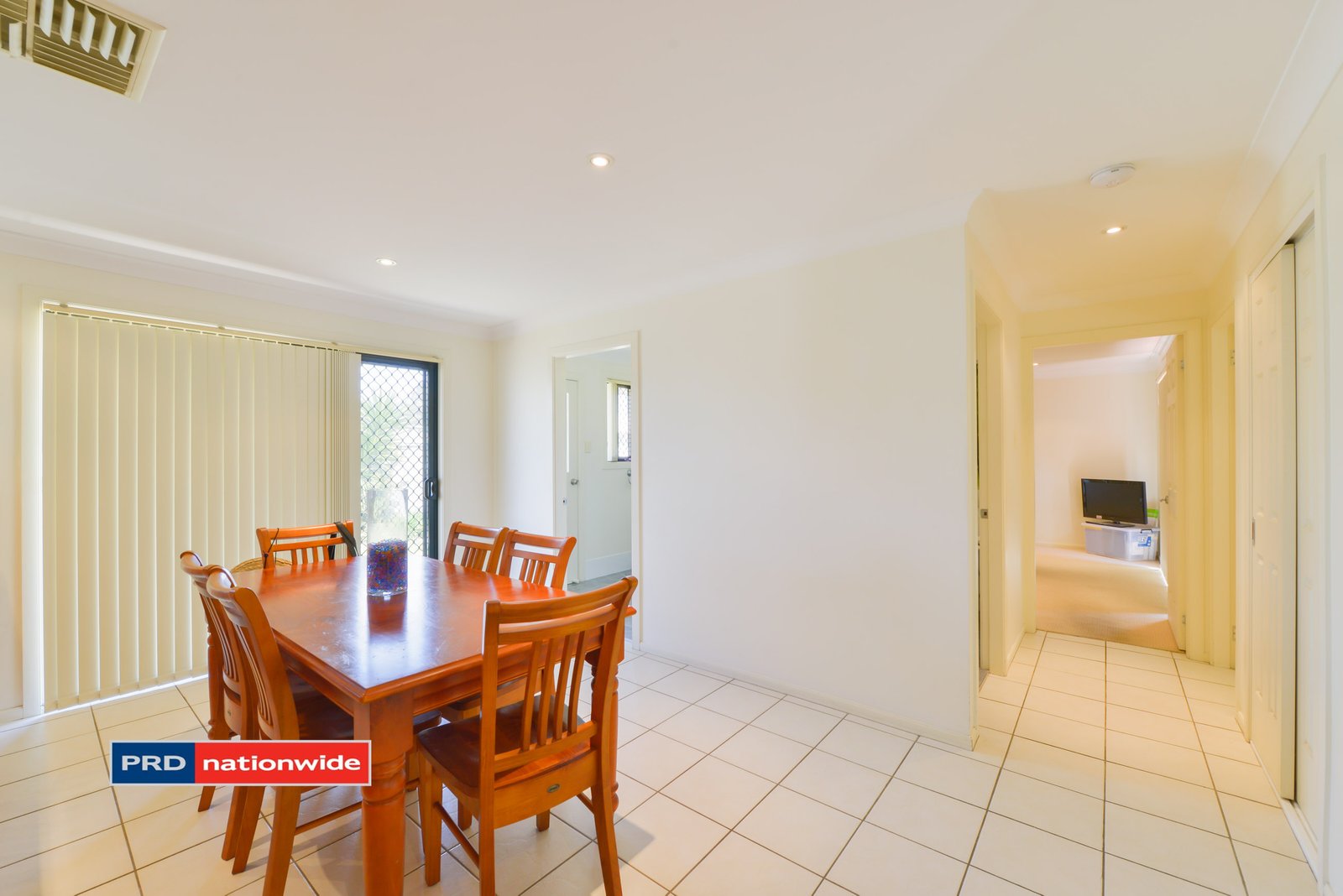 2/27 Karwin Street TAMWORTH 8