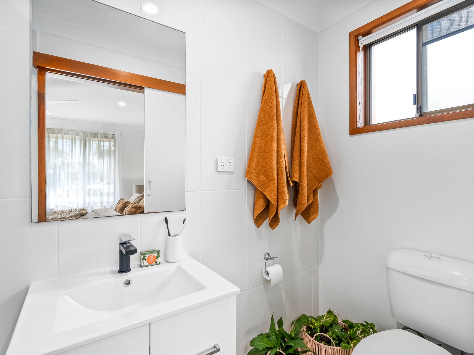 227 Mallawa Drive PALM BEACH 14