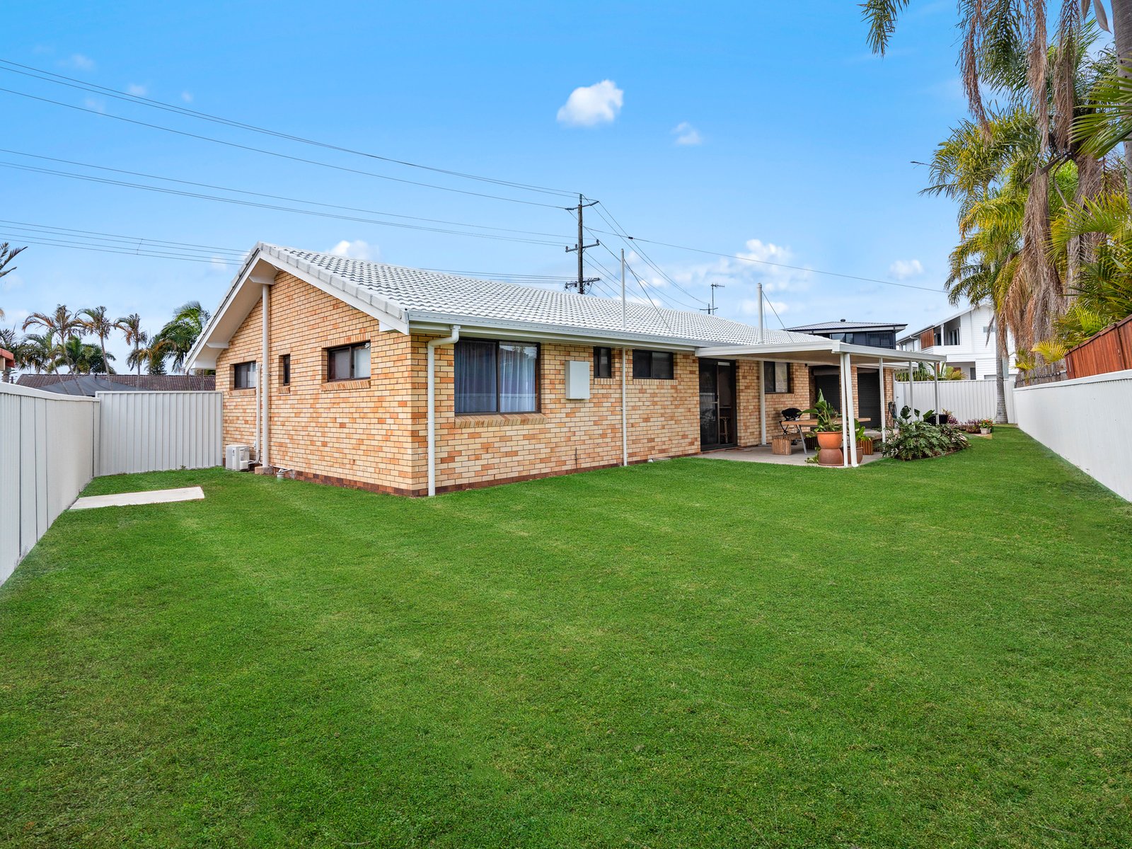 227 Mallawa Drive PALM BEACH 17