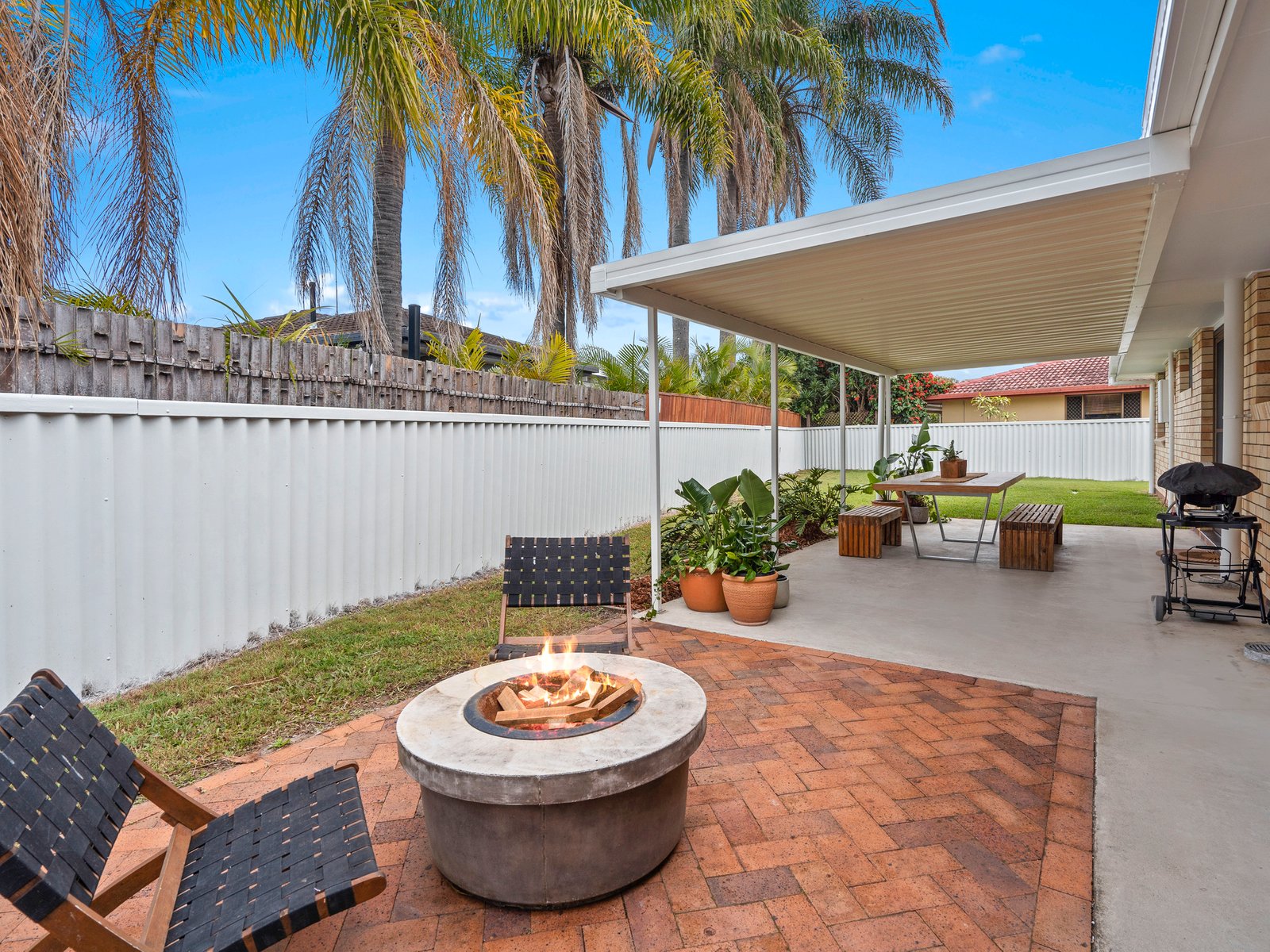 227 Mallawa Drive PALM BEACH 14