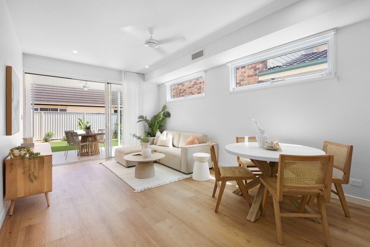 2/27 Miami Shore Parade Miami 9