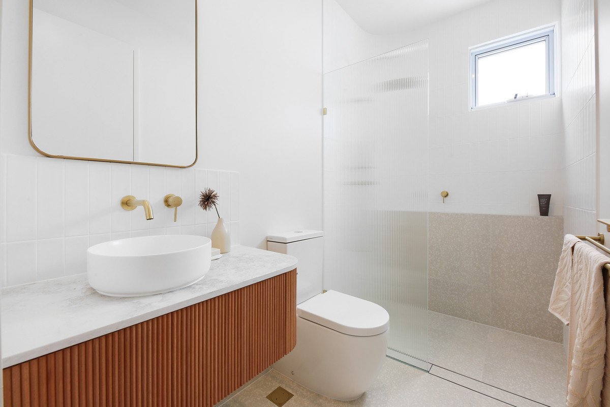 2/27 Miami Shore Parade Miami 12