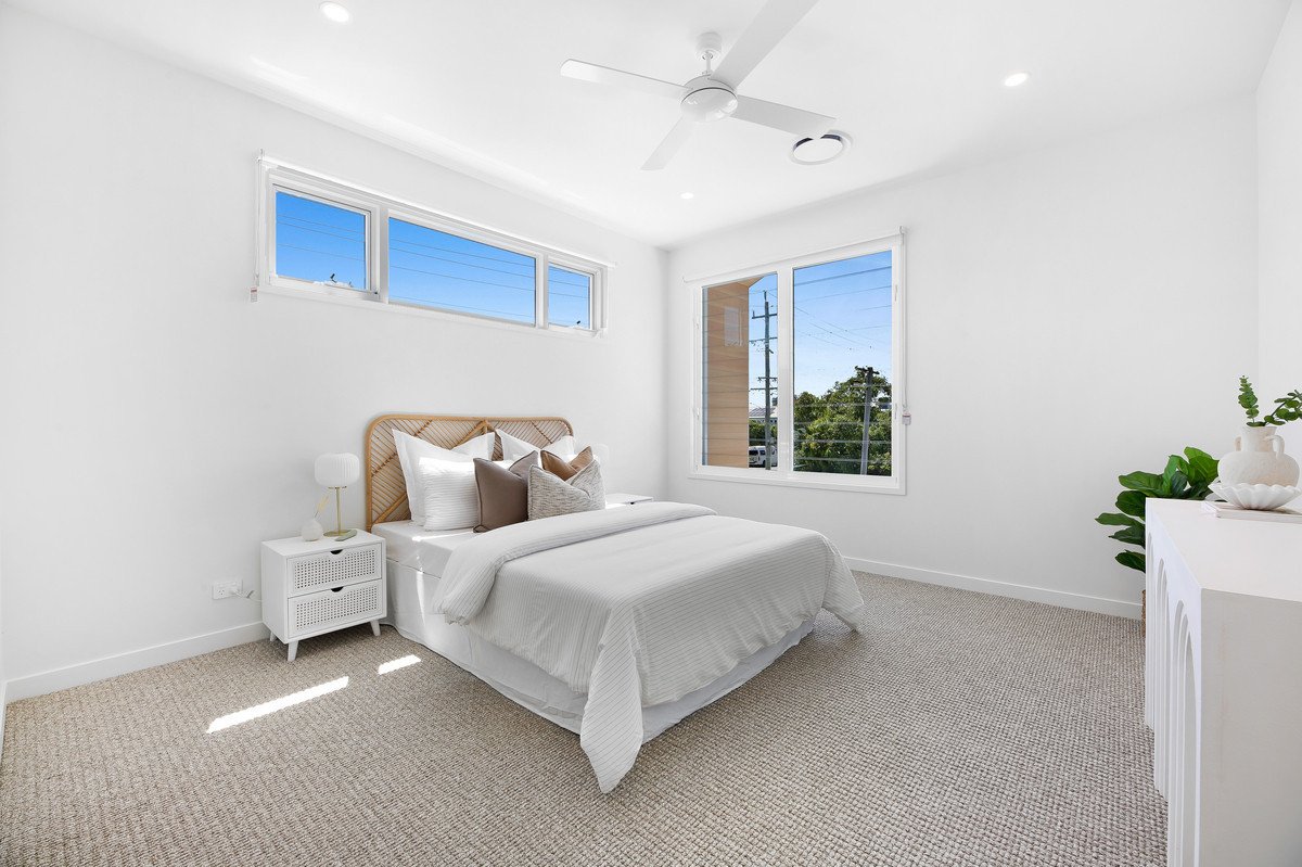 2/27 Miami Shore Parade Miami 19