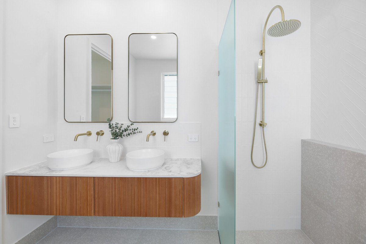 2/27 Miami Shore Parade Miami 24