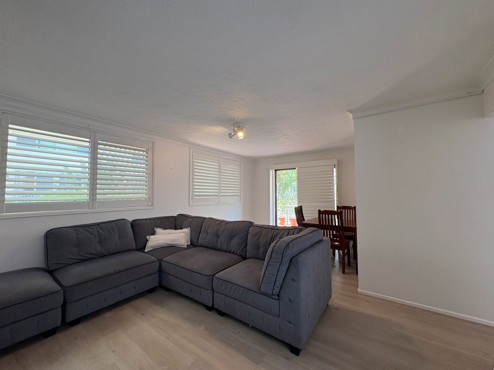 2/27 Peerless Avenue MERMAID BEACH 2