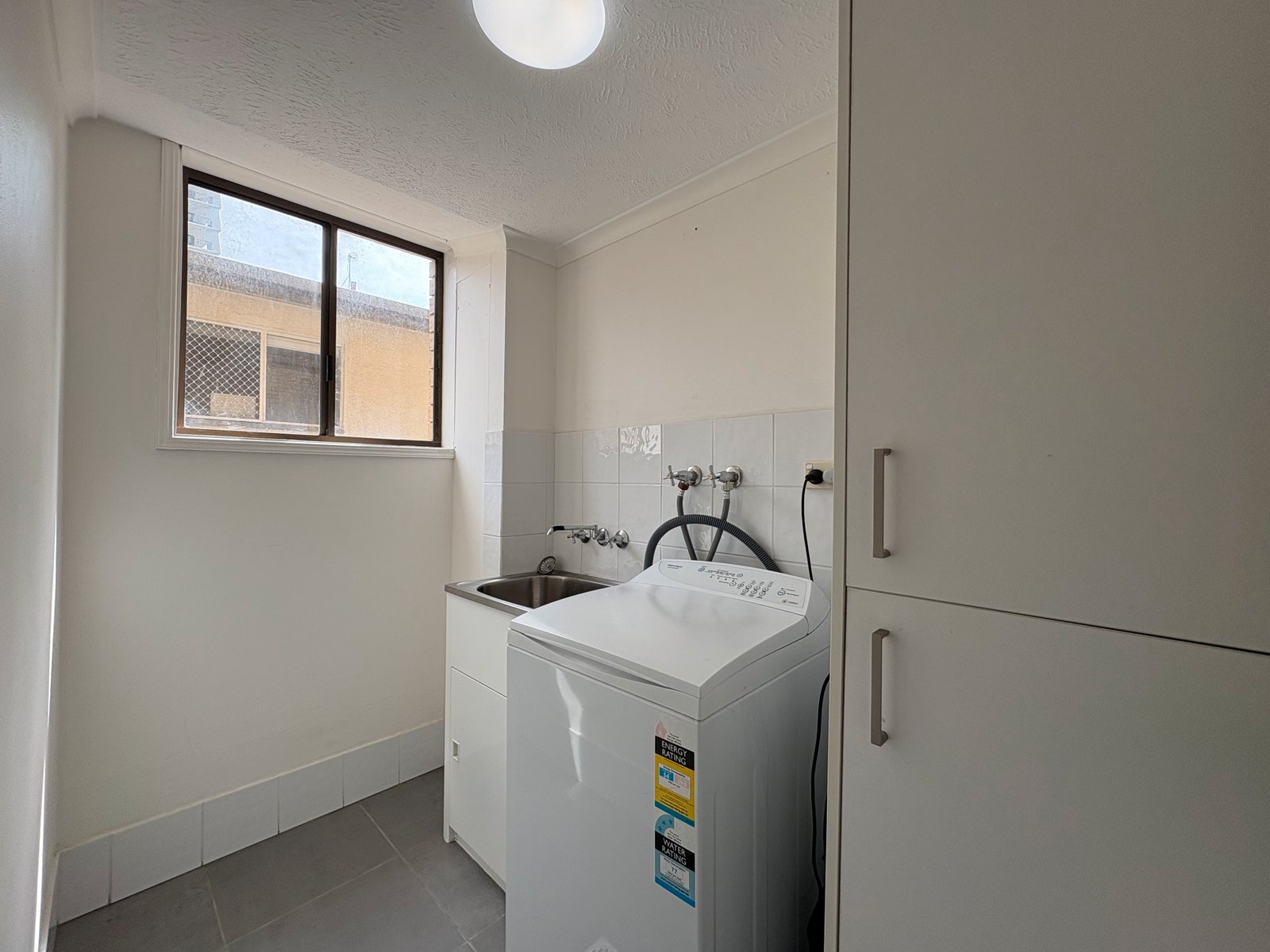2/27 Peerless Avenue MERMAID BEACH 6