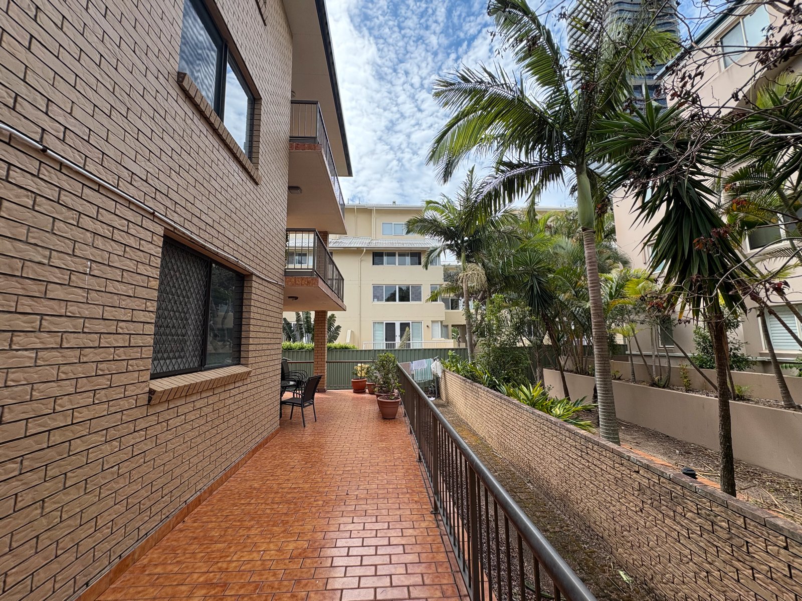 2/27 Peerless Avenue MERMAID BEACH 7