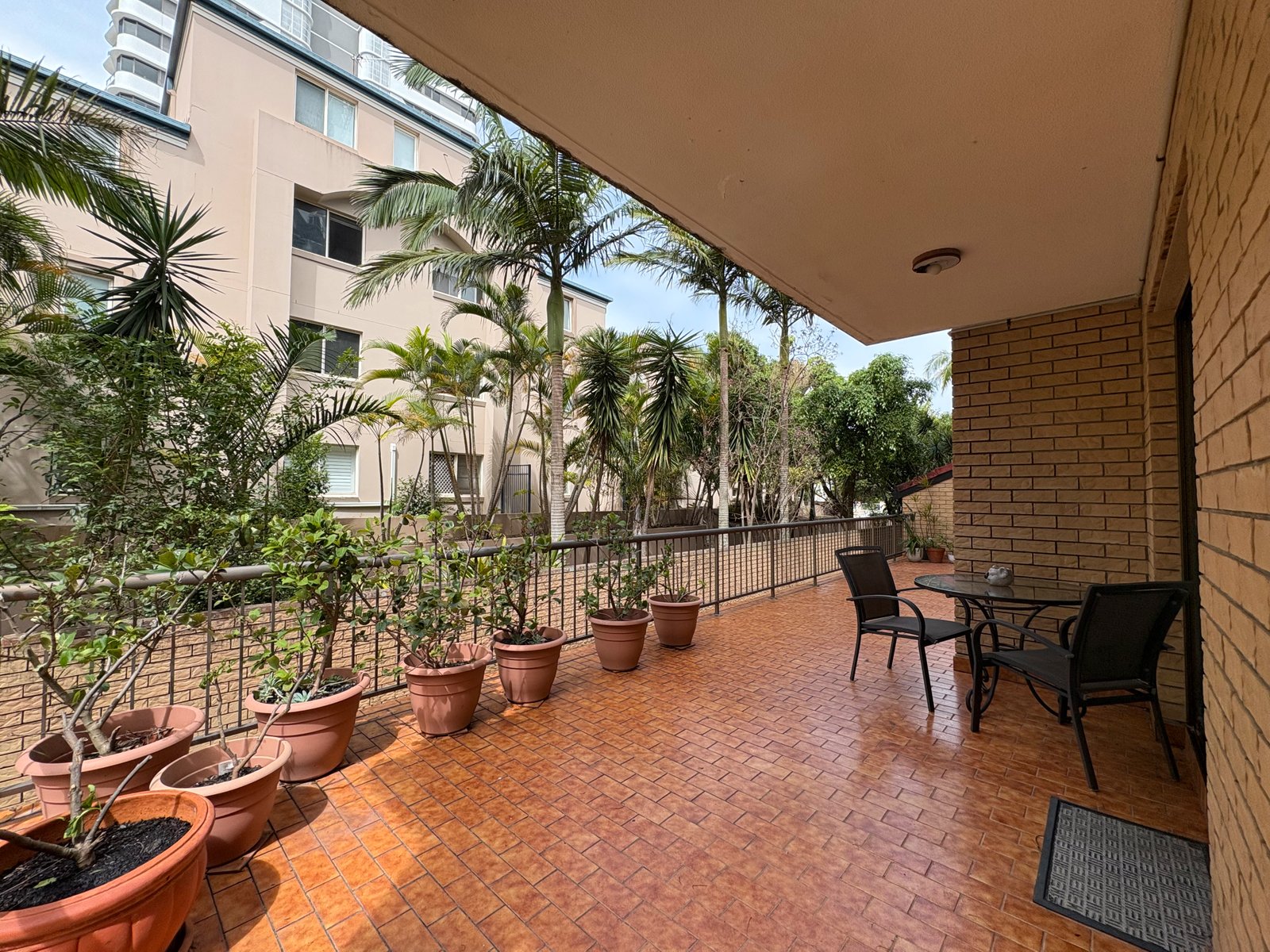 2/27 Peerless Avenue MERMAID BEACH 8