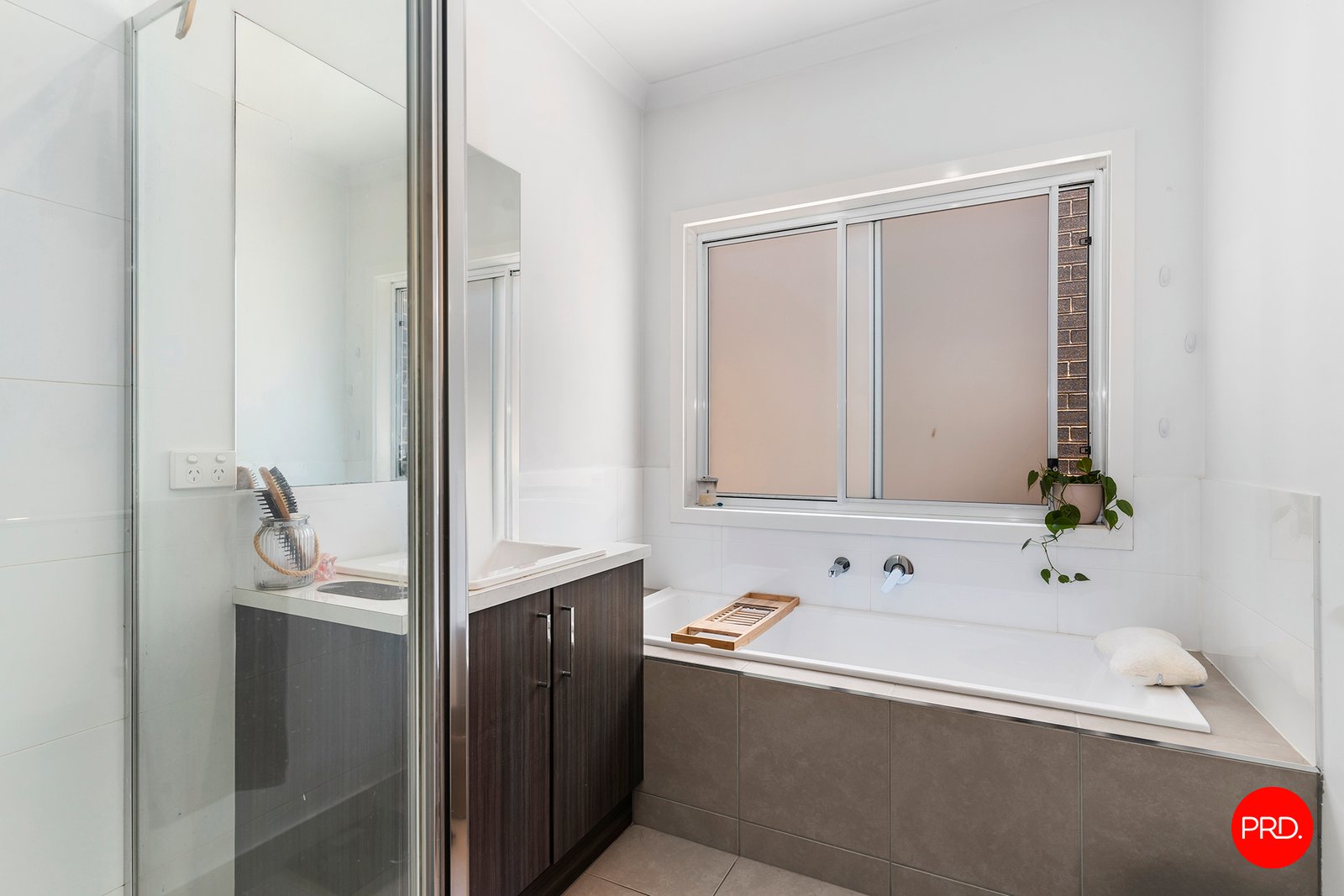 2/27 Prouses Road NORTH BENDIGO 11