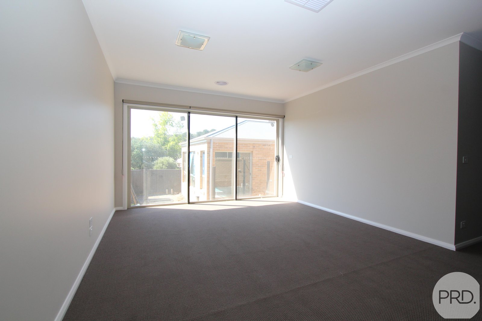 2/27 Water Street BROWN HILL 4