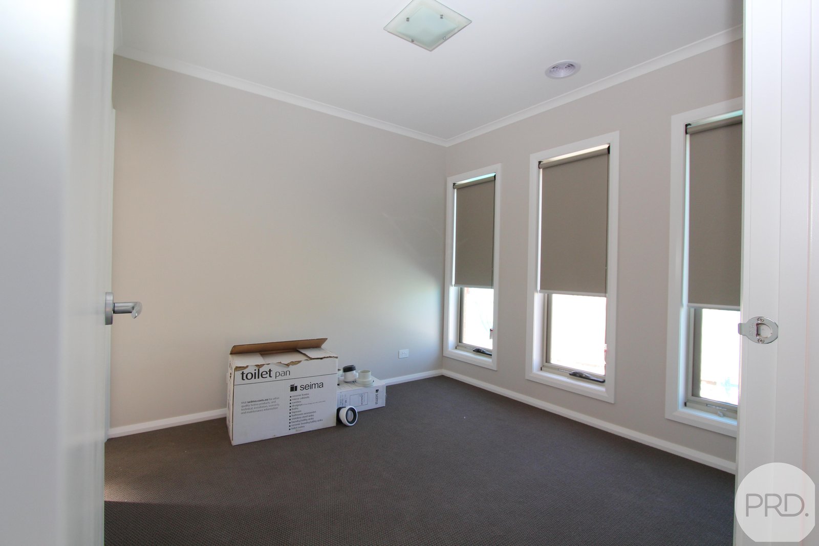 2/27 Water Street BROWN HILL 7