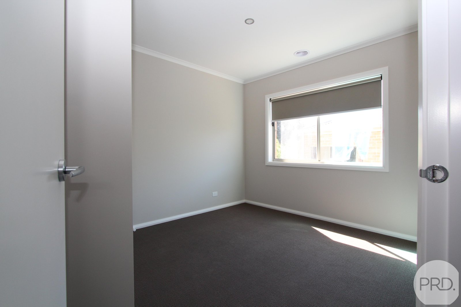 2/27 Water Street BROWN HILL 10