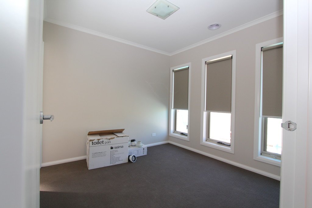 2/27 Water Street BROWN HILL 2