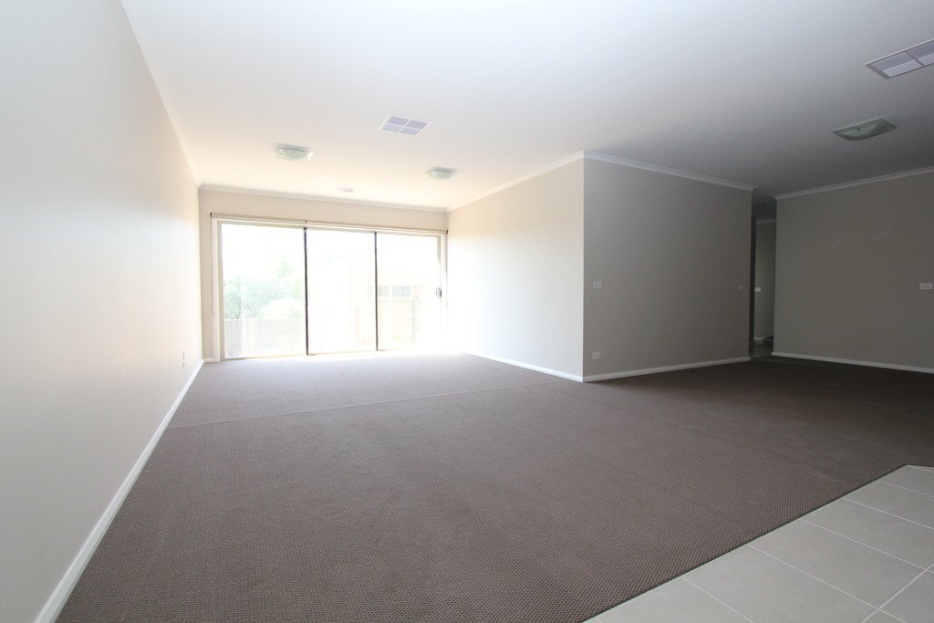 2/27 Water Street BROWN HILL 10