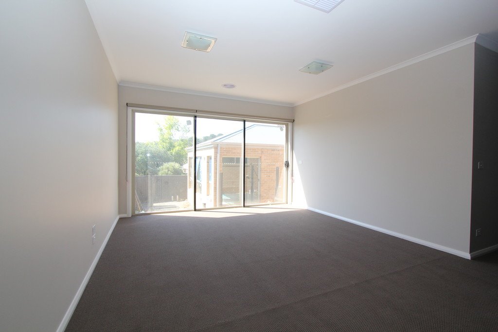 2/27 Water Street BROWN HILL 11