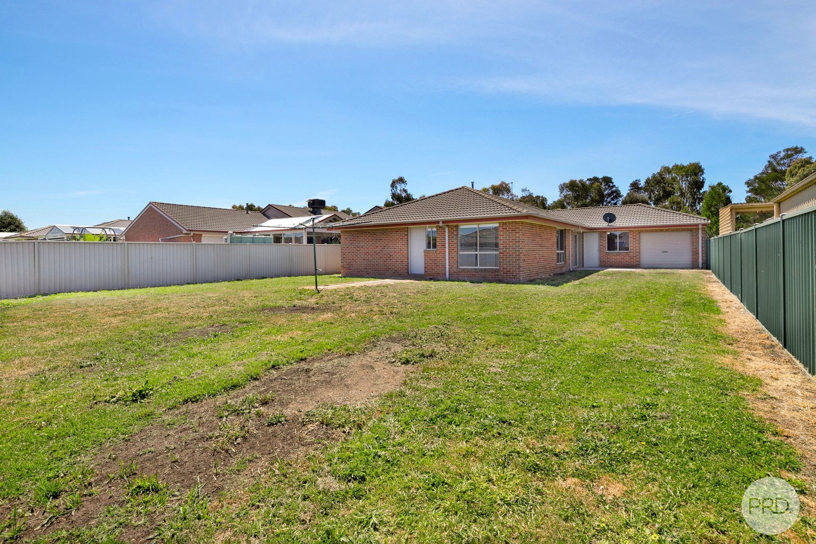 227 Whitelaw Avenue DELACOMBE 6