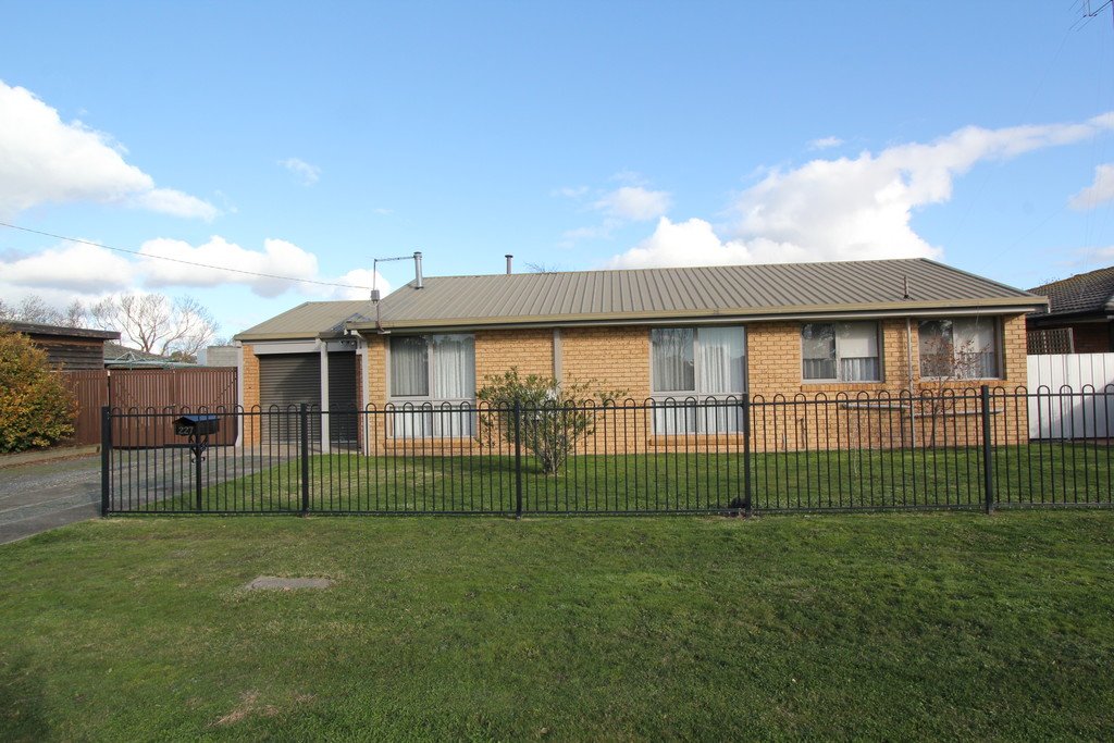 227 Winter Street DELACOMBE 11