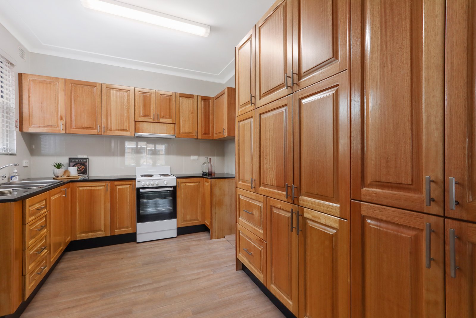 2/27 Wonoona Parade East  OATLEY 5