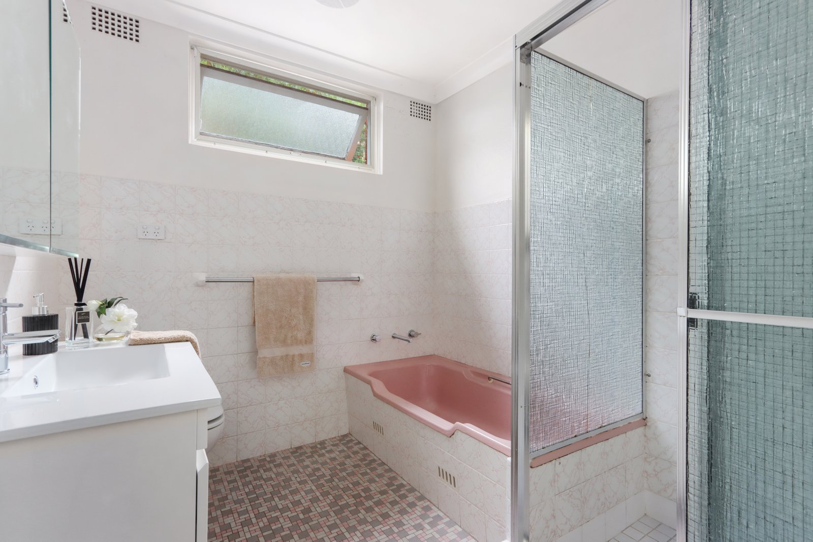 2/27 Wonoona Parade East  OATLEY 6
