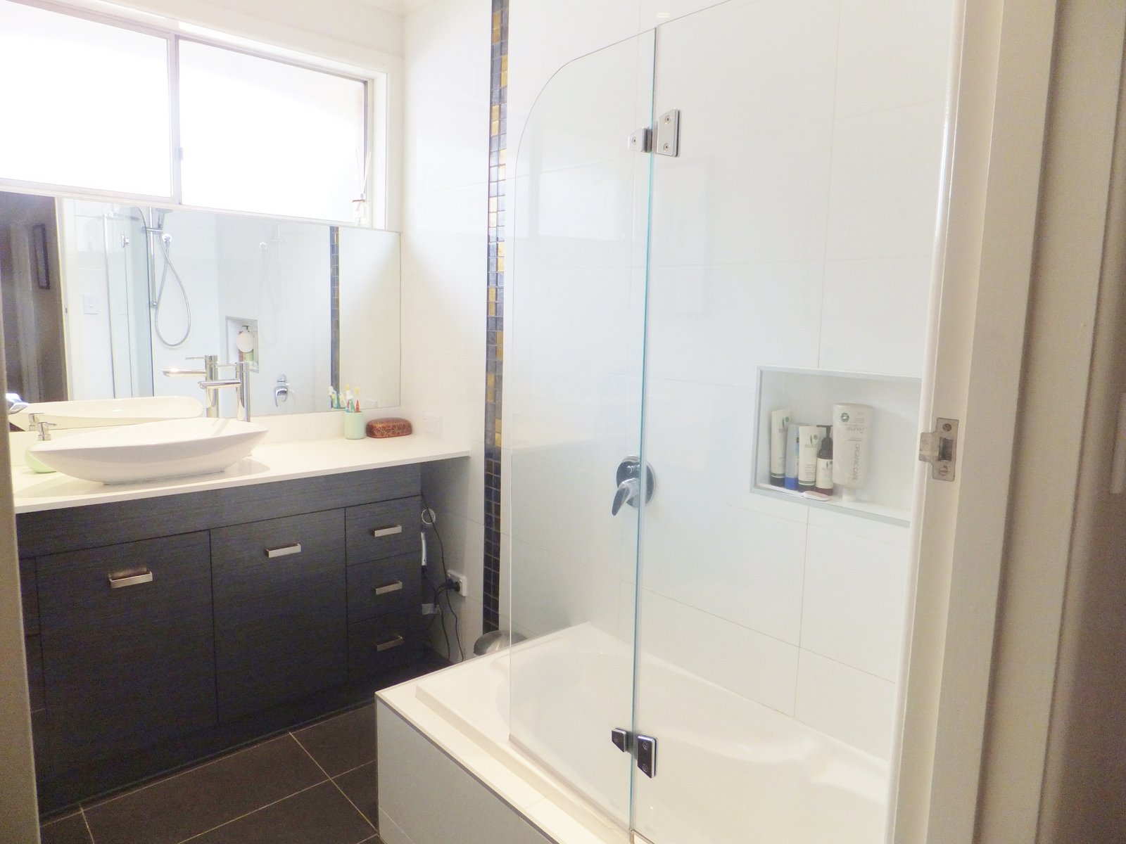 Gallery: 2/270 Warrigal Road