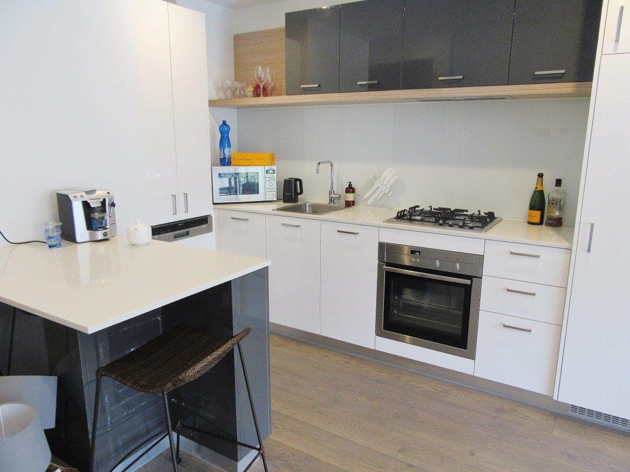 Gallery: 2.27/220 Bay Road