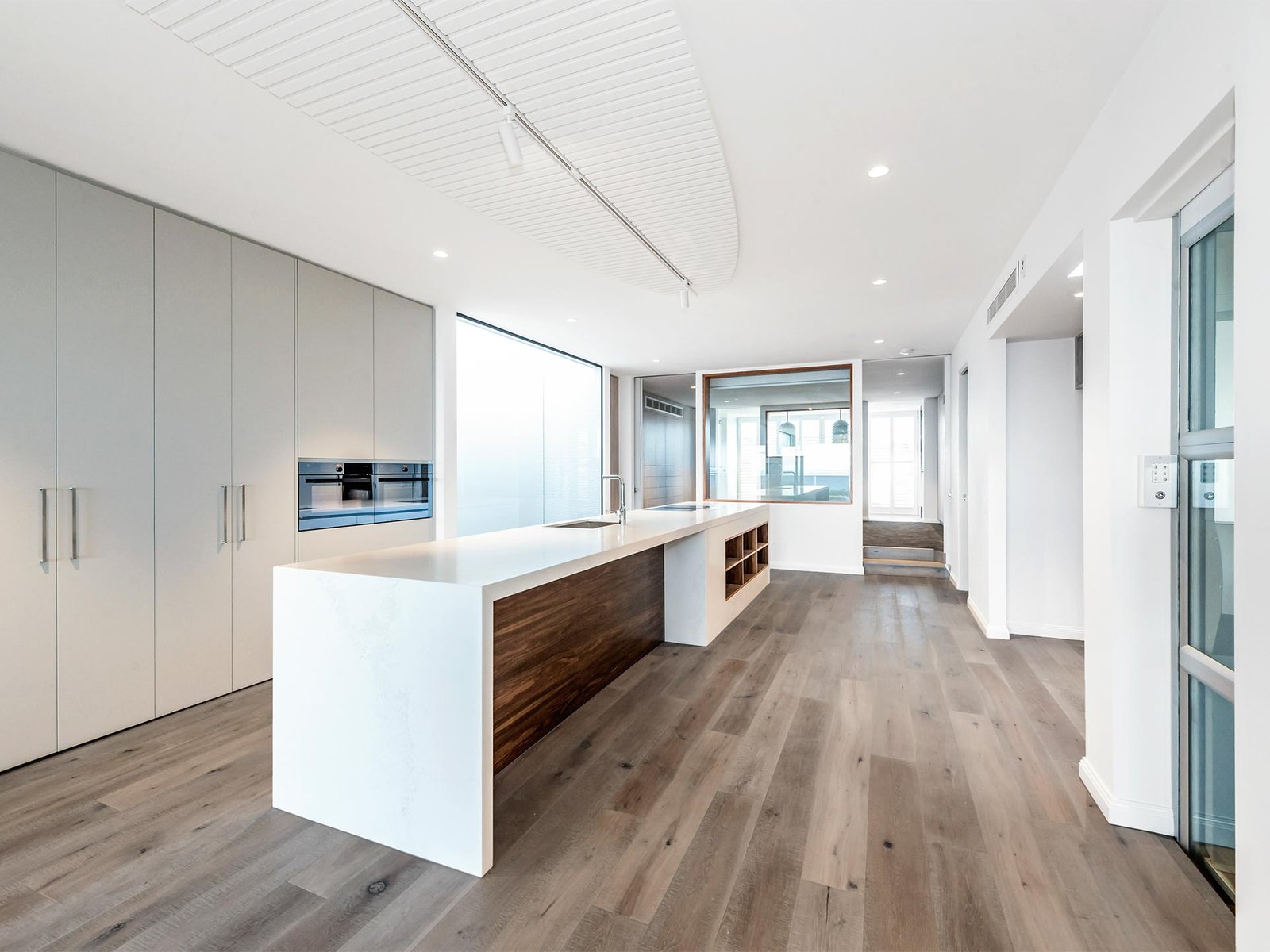 Gallery: 2/273 Beach Road