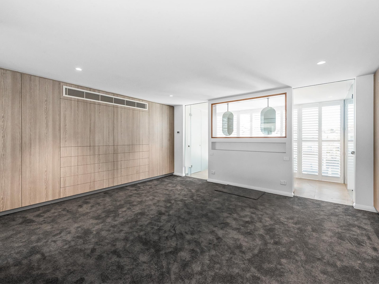 Gallery: 2/273 Beach Road