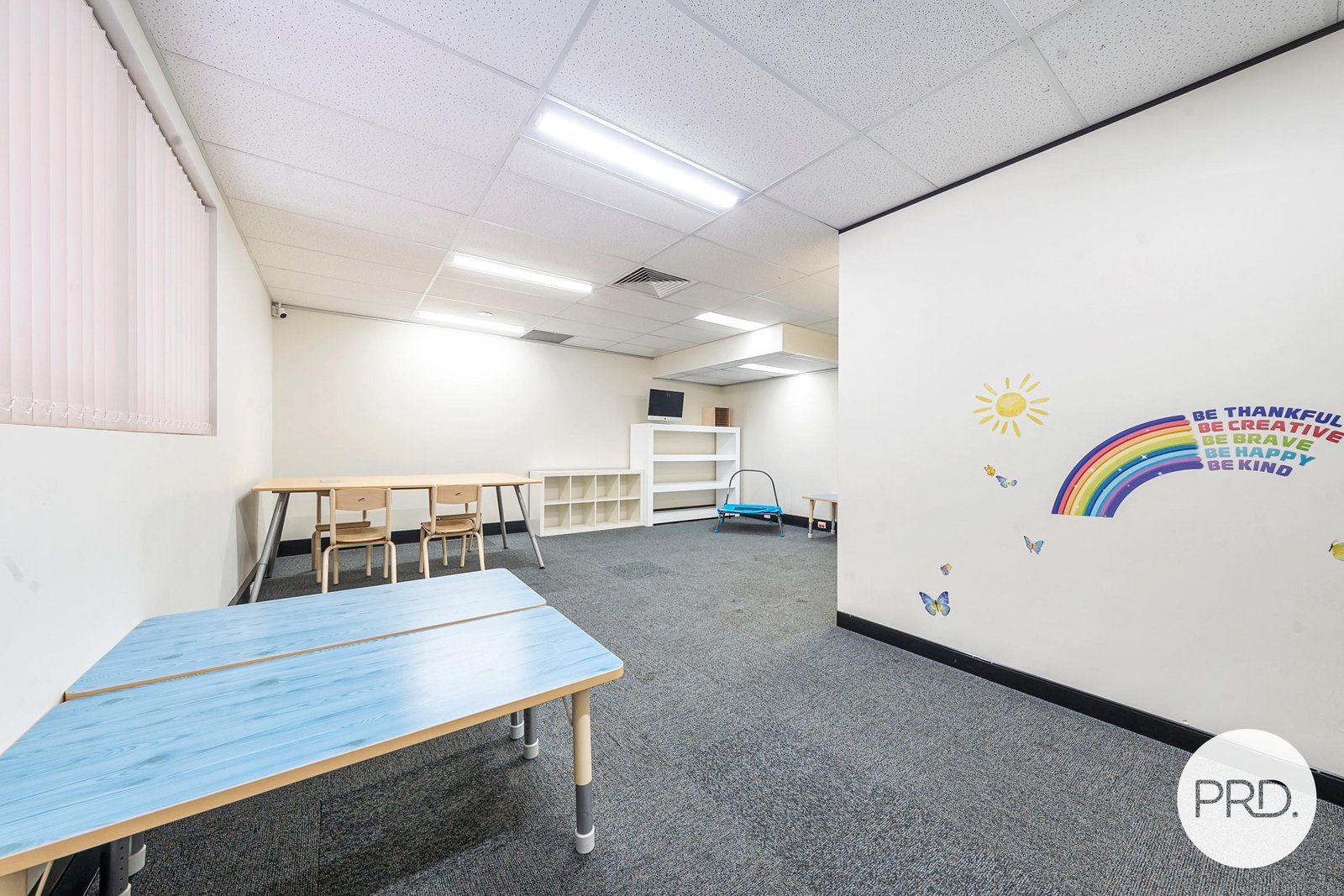 22/8 Avenue of Americas  NEWINGTON 4