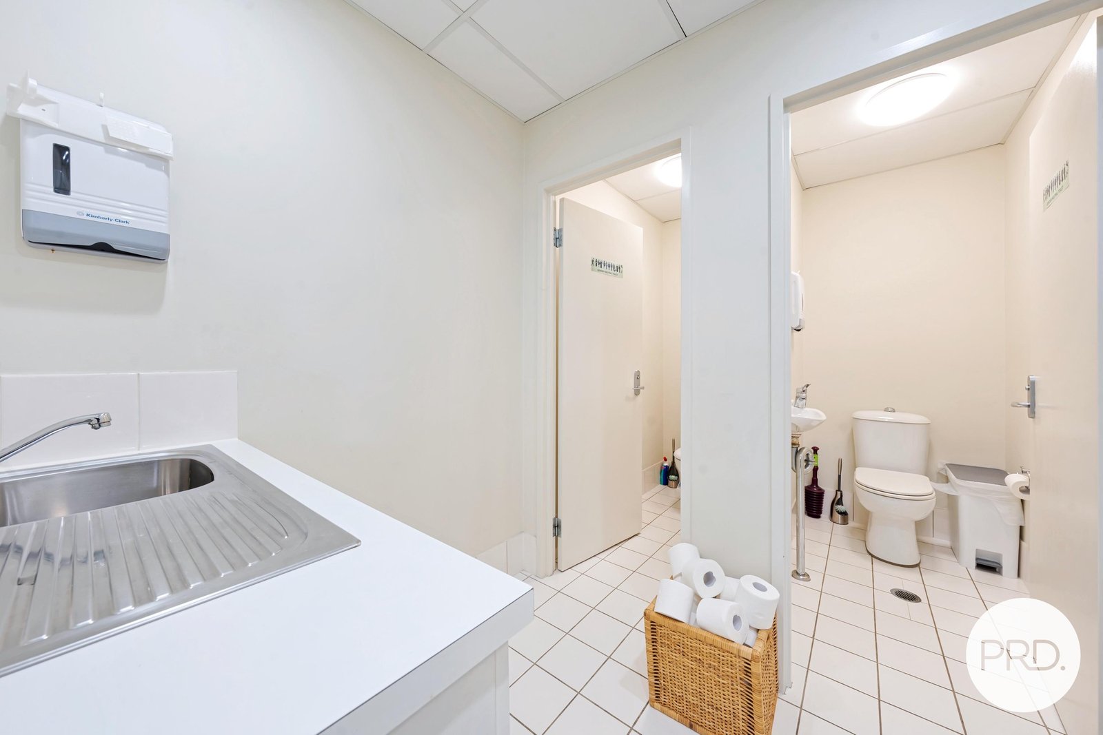 22/8 Avenue of Americas  NEWINGTON 8