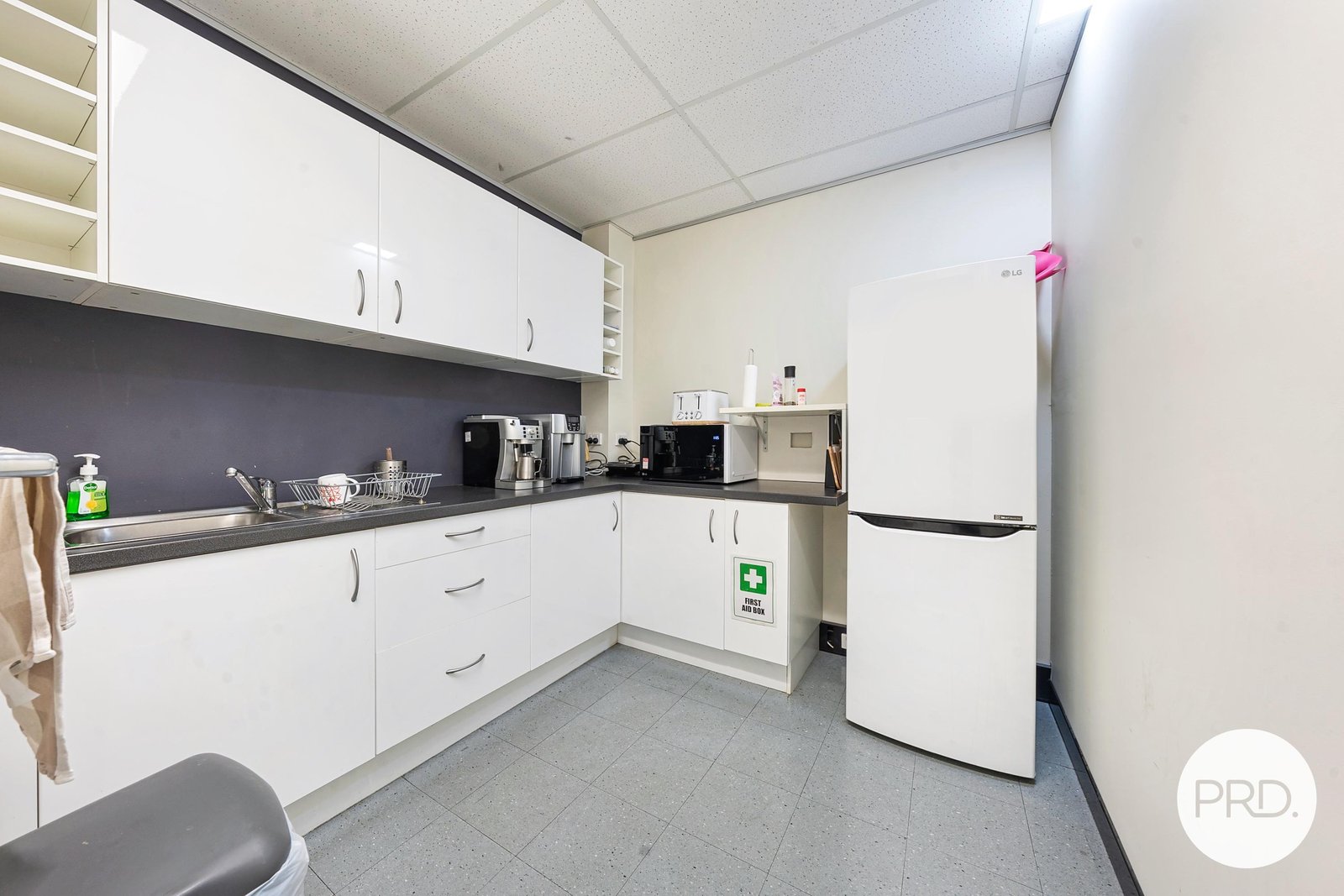 22/8 Avenue of Americas  NEWINGTON 10